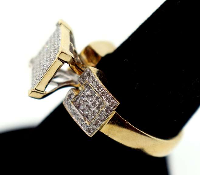 Mesmerizing Square Cluster Diamond Ring with 10k Gold