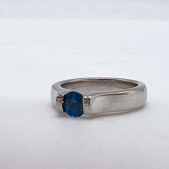 14kt White Gold & Blue Sapphire Ring