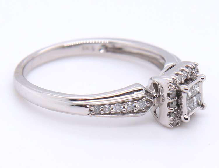Dazzling White Gold Diamond Princess Cut Cluster Ring