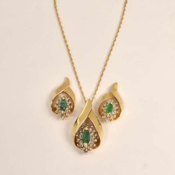 Emerald Earring and Pendant Suite
