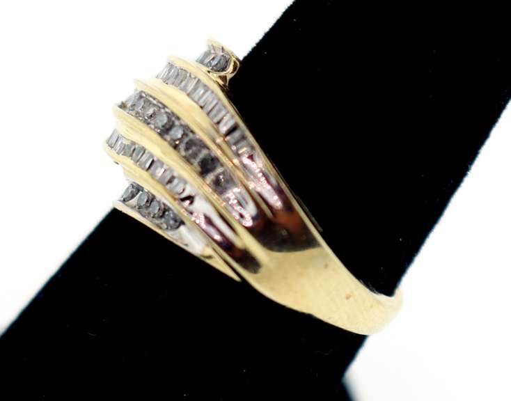 Contemporary 10k Gold Quintuple Channel Set Diamond Ring with Round and Baguette Diamonds