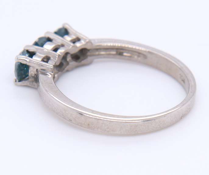 Gorgeous White Gold 3 Stone Blue Diamond Ring