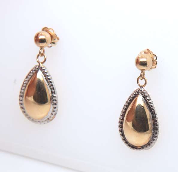 Fantastic Yellow Gold Dangle earrings