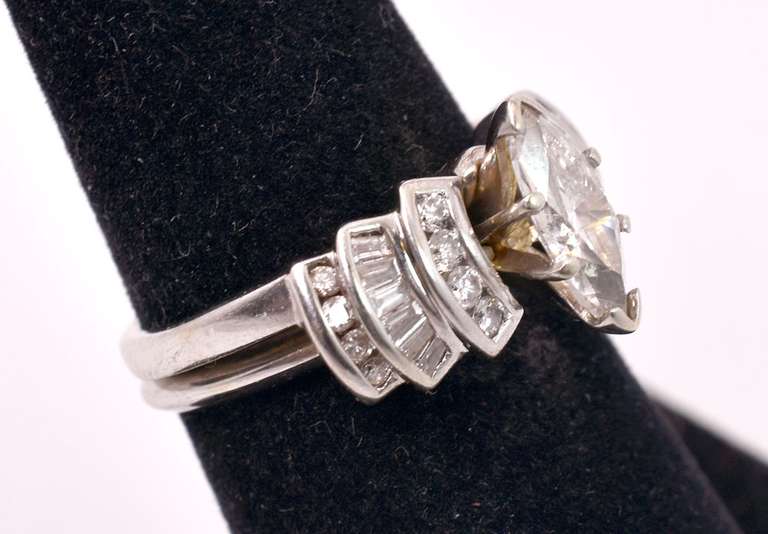 Incredible Approx. 1.00CTS Diamond Ring in 14K White Gold