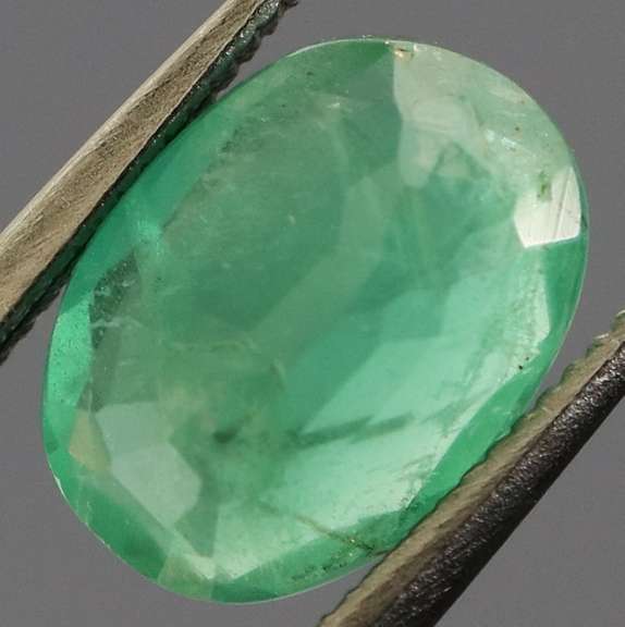 Fantastic color! 1.33ct vibrant green Colombian Emerald