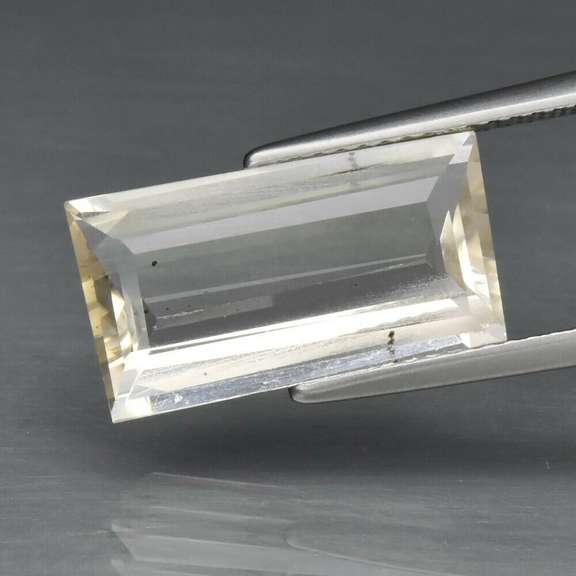 Collectors 4.77ct gem grade untreated Scapolite