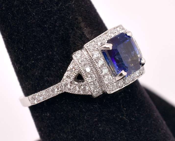 Stunning Sapphire & Diamond Ring, Platinum