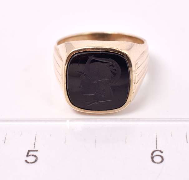 Men's Roman Intaglio Ring in Gold
