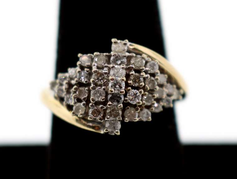 Tidal Cluster of Diamonds on 10k Gold Band