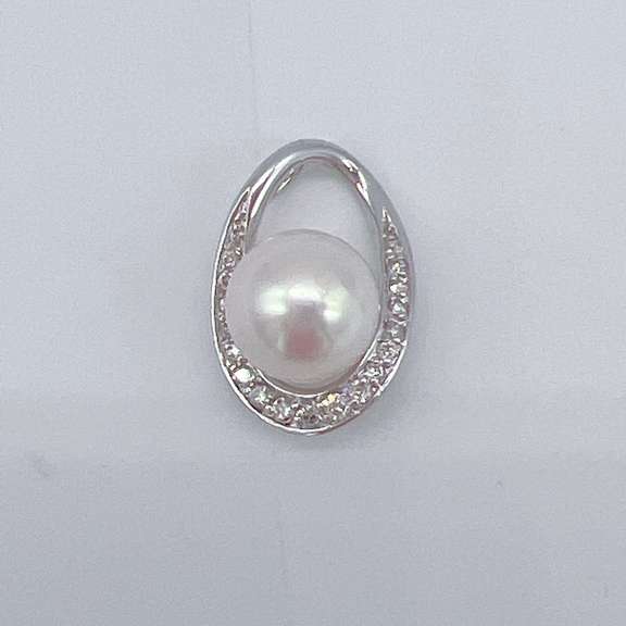 14kt Gold, Pearl, & Diamond Pendant