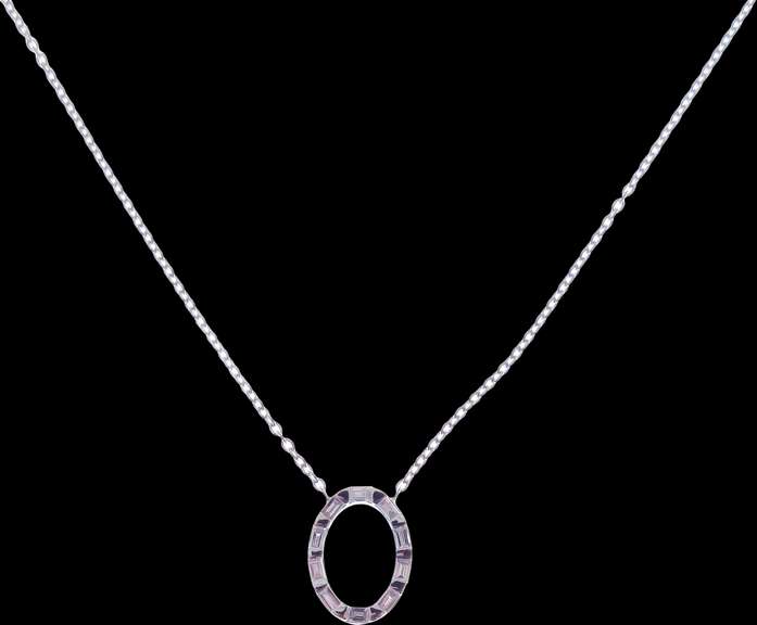 Sophisticated 18kt White Gold Necklace With Oval Diamond Pendant