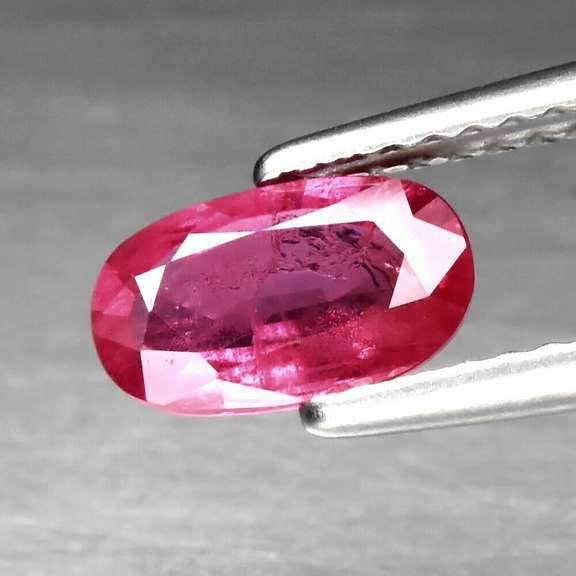 Vivid pink 1.03ct Sapphire from Madagascar