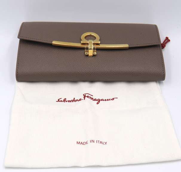 Brand New Salvatore Ferragamo Gancini Contiental Wallet