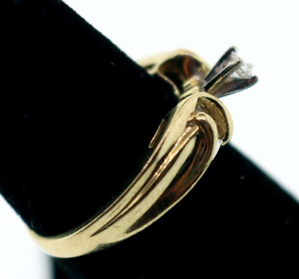 Marital 10k Gold Diamond Ring Flanked by Baguette Diamond