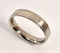 Tasteful Comfort Fit Platinum Wedding Band