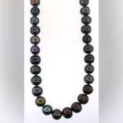 Lovely ladies fresh water pearl necklace