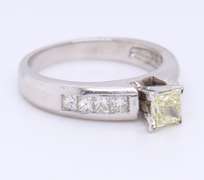 Lovely White Gold Princess Cut Diamond Engagement Ring