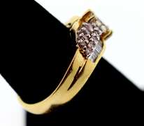 Impressive 18k Gold Diamond Ring with Side Clusters