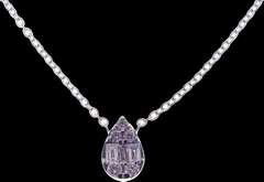 Exceptional 18kt White Gold Necklace With Pear Shaped Diamond Pendant