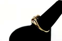 10k Gold Ribbon Baguette Diamond Ring