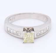 Lovely White Gold Princess Cut Diamond Engagement Ring