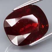 Top luster! 12.31ct untreated Spessartite Garnet