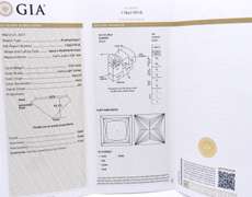 Lovely White Gold Princess Cut Diamond Engagement Ring