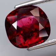Simply lovely 4.99ct violet pink Rhodolite Garnet