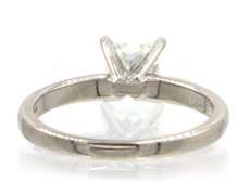 Impressive 18kt White Gold Princess Diamond Enaggement Ring
