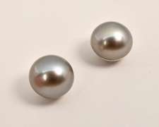 Lovely Silver Gray Pearl Stud Earrings