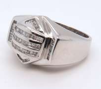 14K WHITE GOLD DIAMOND RING
