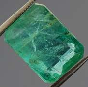 Outstanding color! 5.33ct top green Colombian Emerald