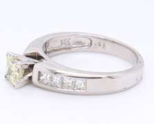 Lovely White Gold Princess Cut Diamond Engagement Ring