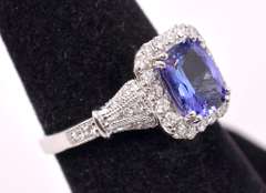 Elegant Tanzanite & Diamond Ring, 18KT