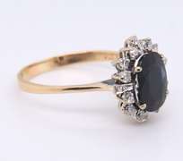 Attractive Sapphire and Diamond Yellow Gold Ring