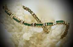 Simple Elegance in an Emerald and Diamond 14K  Bracelet