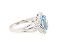 Incredible White Gold oval Aquamarine and Diamond Ring