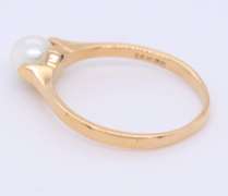 Lovely Yellow Gold Pearl Ring