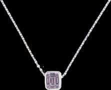 Elegant 18kt white gold necklace with diamond pendant
