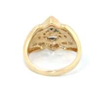Handsome Yellow Gold oval Sapphire and Baguette Diamond Ring