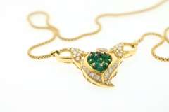 21K YELLOW GOLD DIAMOND AND GREEN JADE NECKLACE