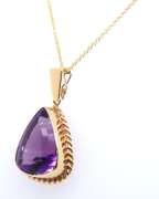 Handsome Yellow Gold Pear Shaped Amethyst Necklace