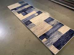 STUNNING 8' MODERN RUNNER