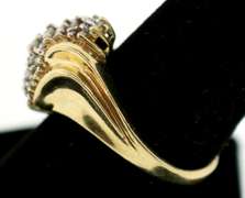 Gorgeous Wavy 10k Gold Diamond Ring