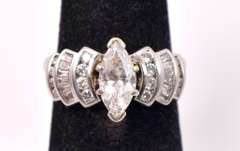 Incredible Approx. 1.00CTS Diamond Ring in 14K White Gold