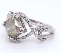 Dazzling 18kt White Gold Diamond Halo Split Shank Ring