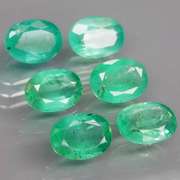 Vivid! Top green 4.63ct Colombian Emerald set