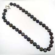 Lovely ladies fresh water pearl necklace