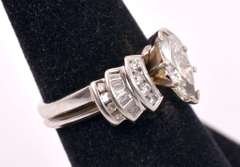 Incredible Approx. 1.00CTS Diamond Ring in 14K White Gold