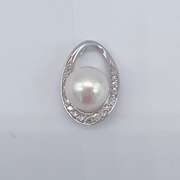 14kt Gold, Pearl, & Diamond Pendant